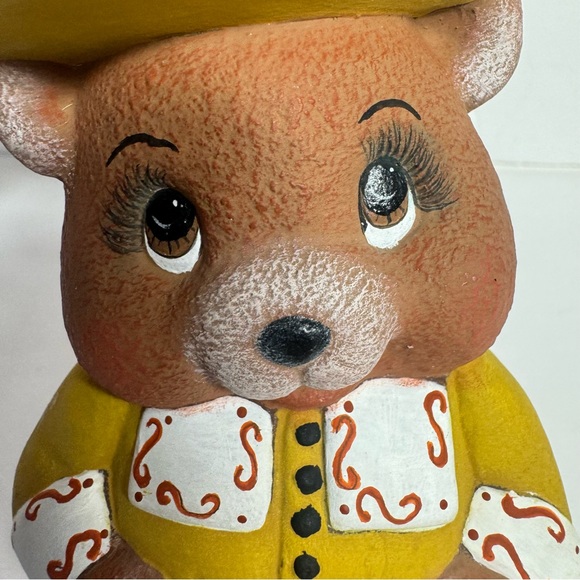 Hand painted pilgrim teddy bear. Adorable ceramic bear wearing yellow outfit - Picture 7 of 12